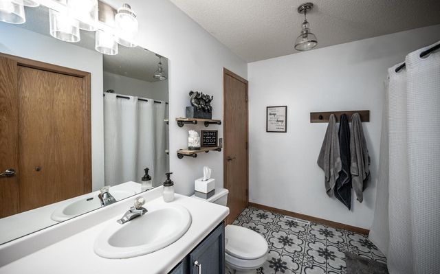 8379 143rd Street W, Apple Valley, MN 55124