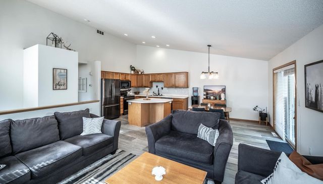 8379 143rd Street W, Apple Valley, MN 55124