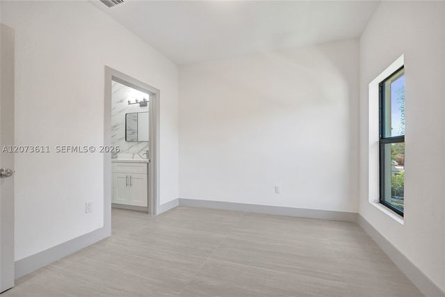 3051-3053 NW 59th St, Miami, FL 33142
