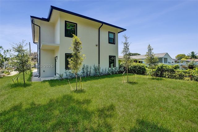 3051-3053 NW 59th St, Miami, FL 33142