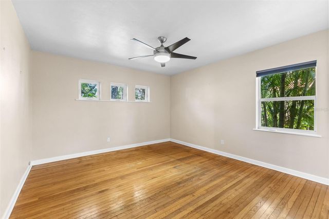 135 ARANDA STREET NE, St Petersburg, FL 33704