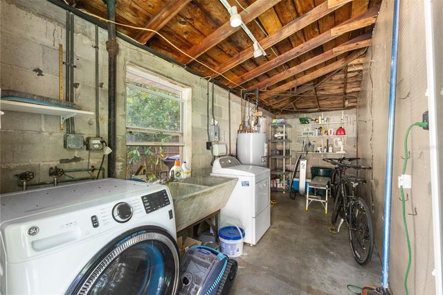 135 ARANDA STREET NE, St Petersburg, FL 33704