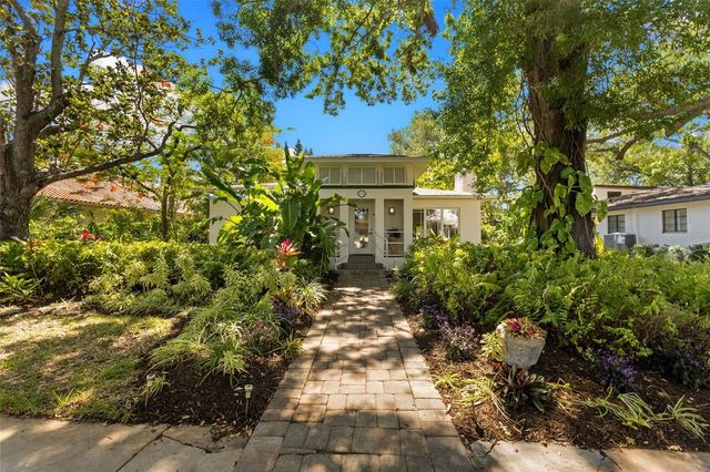 135 ARANDA STREET NE, St Petersburg, FL 33704