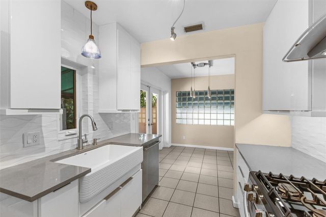 135 ARANDA STREET NE, St Petersburg, FL 33704