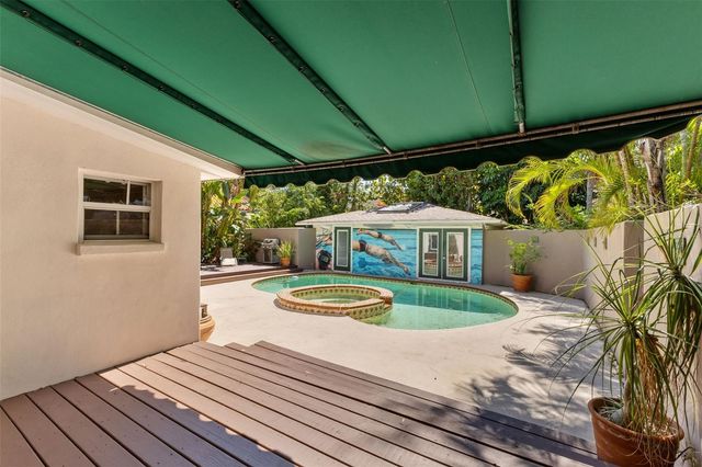 135 ARANDA STREET NE, St Petersburg, FL 33704