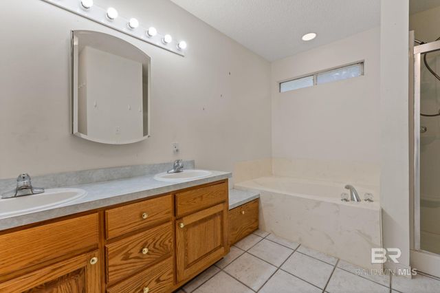 1548 Valencia Drive, Lillian, AL 36549