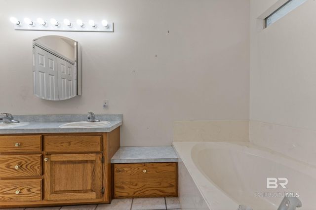 1548 Valencia Drive, Lillian, AL 36549