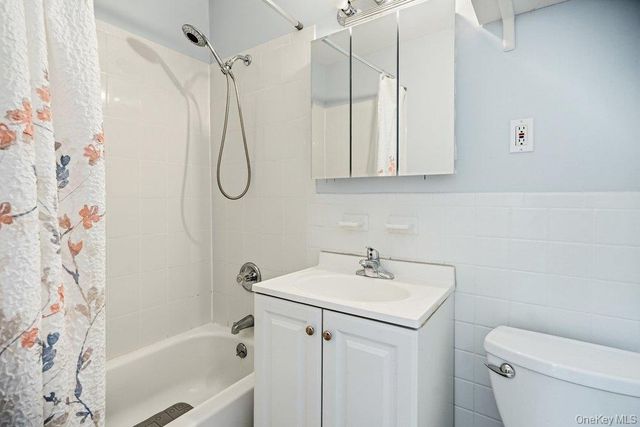 460 Old Town Road 27L, Port Jefferson Station, NY 11776