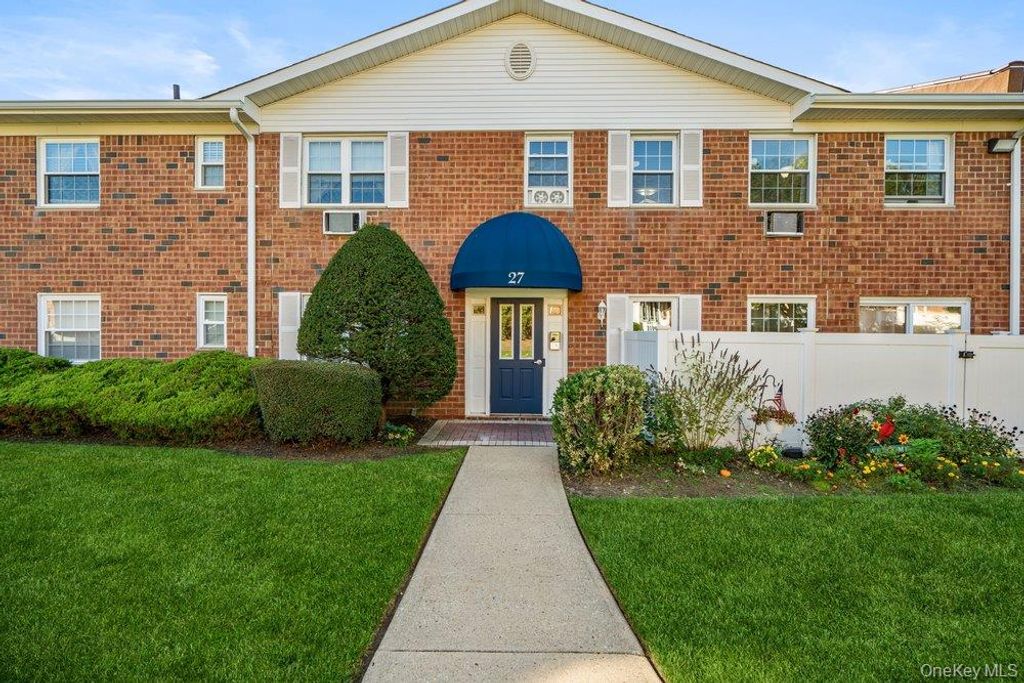 460 Old Town Road 27L, Port Jefferson Station, NY 11776 — photo 2