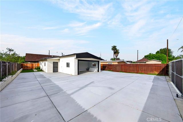 2643 Tenth Street, Riverside, CA 92507