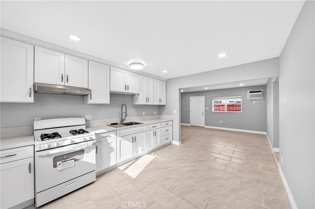 2643 Tenth Street, Riverside, CA 92507