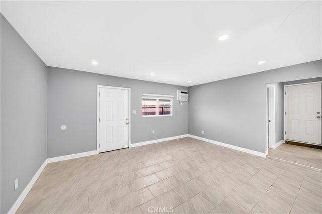 2643 Tenth Street, Riverside, CA 92507