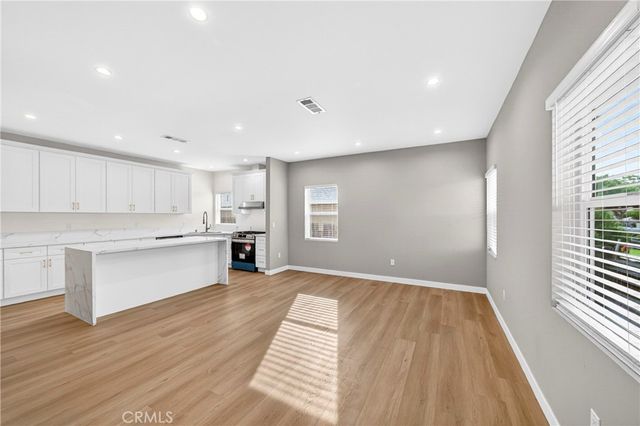 2643 Tenth Street, Riverside, CA 92507
