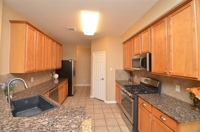 2911 Meadowglen Cove, Houston, TX 77082