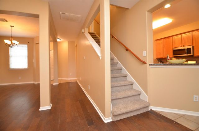 2911 Meadowglen Cove, Houston, TX 77082