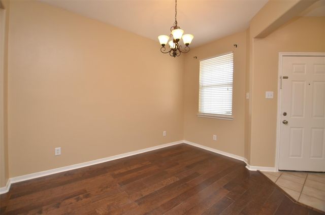 2911 Meadowglen Cove, Houston, TX 77082