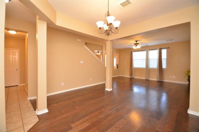 2911 Meadowglen Cove, Houston, TX 77082