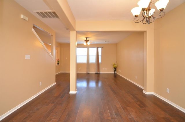 2911 Meadowglen Cove, Houston, TX 77082