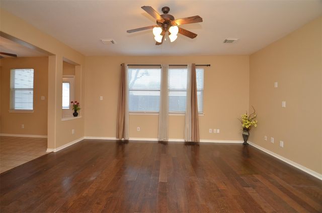 2911 Meadowglen Cove, Houston, TX 77082