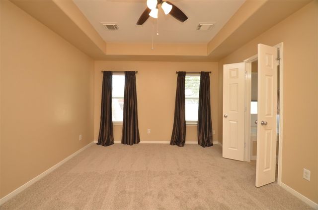 2911 Meadowglen Cove, Houston, TX 77082