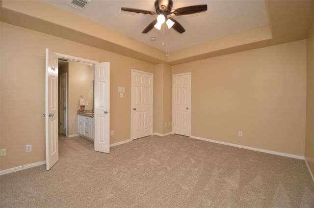 2911 Meadowglen Cove, Houston, TX 77082