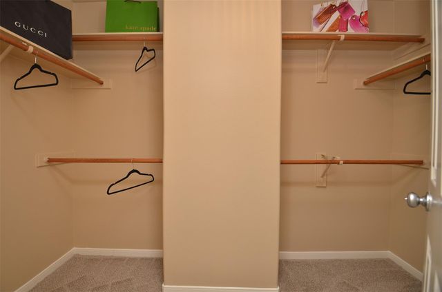 2911 Meadowglen Cove, Houston, TX 77082