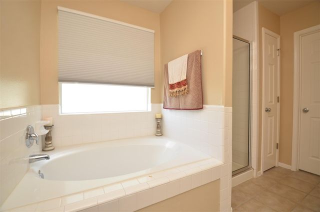 2911 Meadowglen Cove, Houston, TX 77082