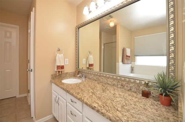 2911 Meadowglen Cove, Houston, TX 77082