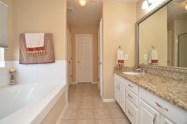 2911 Meadowglen Cove, Houston, TX 77082