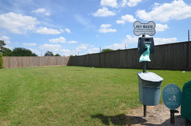 2911 Meadowglen Cove, Houston, TX 77082