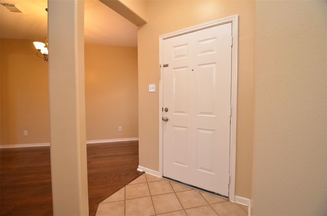 2911 Meadowglen Cove, Houston, TX 77082