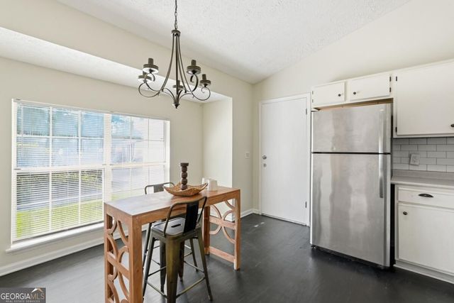 2 E White Hawthorne Drive, Savannah, GA 31419