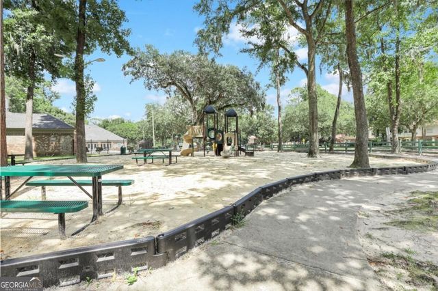 2 E White Hawthorne Drive, Savannah, GA 31419