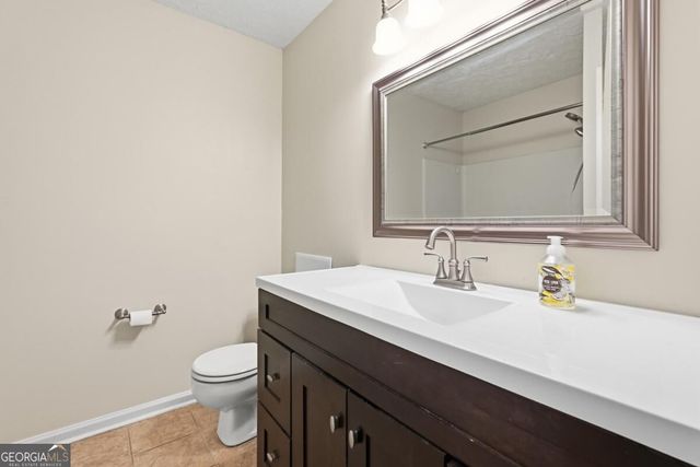 2 E White Hawthorne Drive, Savannah, GA 31419