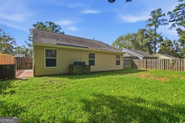 2 E White Hawthorne Drive, Savannah, GA 31419
