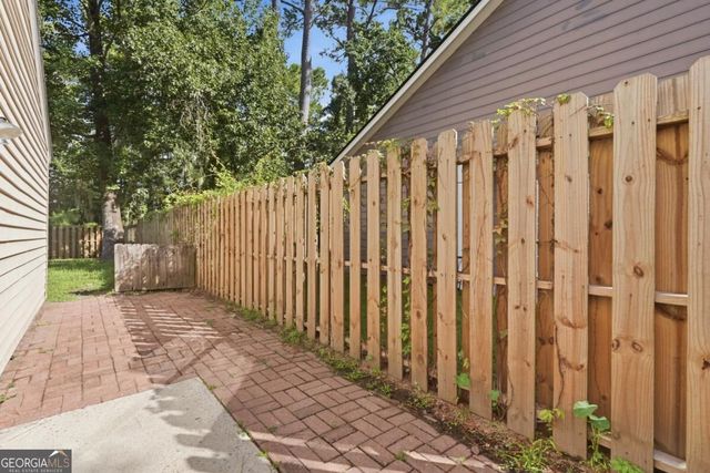 2 E White Hawthorne Drive, Savannah, GA 31419