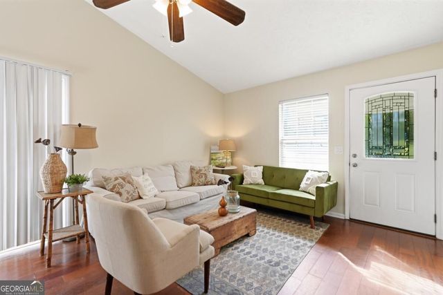 2 E White Hawthorne Drive, Savannah, GA 31419