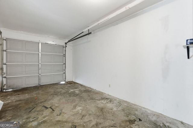 2 E White Hawthorne Drive, Savannah, GA 31419