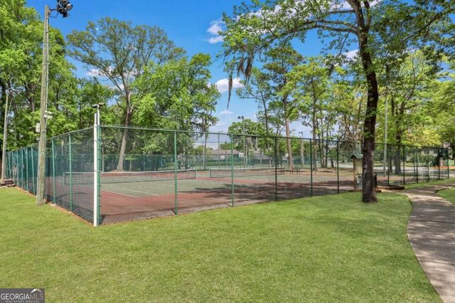 2 E White Hawthorne Drive, Savannah, GA 31419