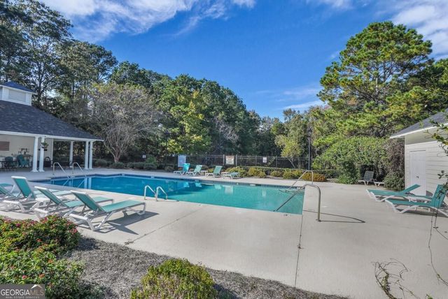 2 E White Hawthorne Drive, Savannah, GA 31419
