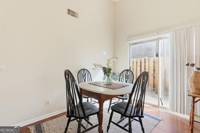 2 E White Hawthorne Drive, Savannah, GA 31419