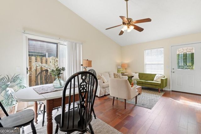 2 E White Hawthorne Drive, Savannah, GA 31419