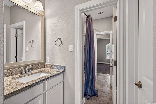 588 texas, Castroville, TX 78009