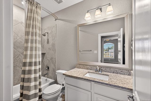 588 texas, Castroville, TX 78009