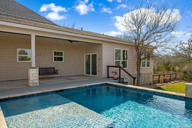 588 texas, Castroville, TX 78009