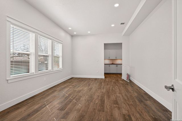 588 texas, Castroville, TX 78009