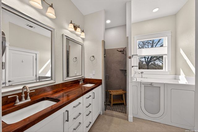 588 texas, Castroville, TX 78009