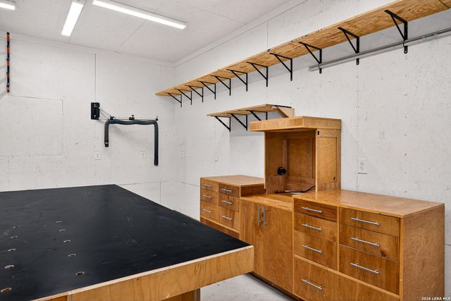 588 texas, Castroville, TX 78009