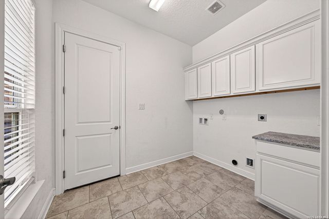 588 texas, Castroville, TX 78009