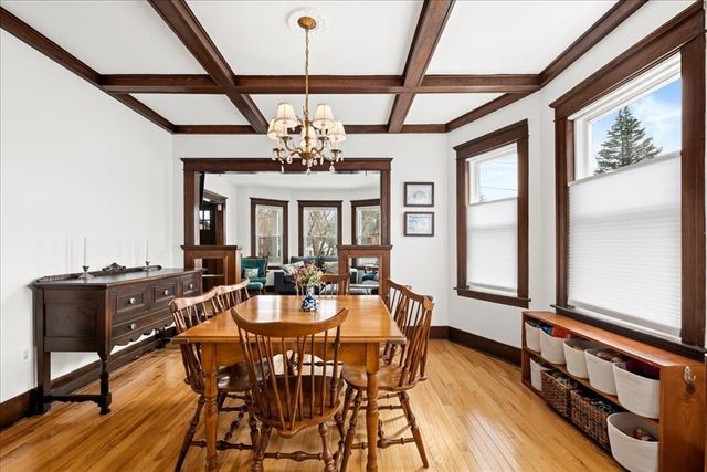 63 Airlie St, Worcester, MA 01606